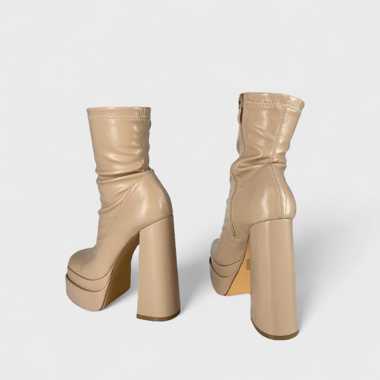 BOTINE TIYUD NUDE