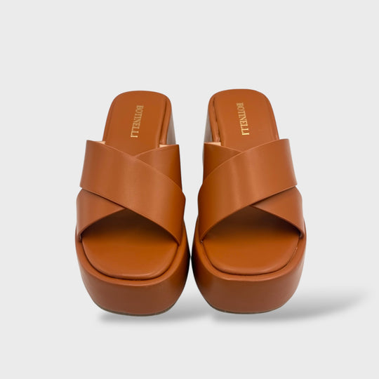 PAPUCI LUELUE CAMEL
